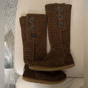 UGG Australia Women’s Size 5 Classic Cardy Knitted Boots with Buttons